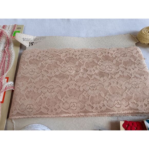 Vintage Lace/Rick Rack Lot, White/Pink/Red/Blue, Wide/Narrow - Picture 3 of 9